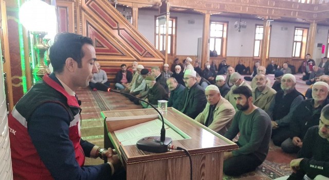 Alaplıda hutbede kadına şiddete değinildi