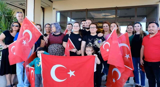 Aleyna Kaymaz halterde Avrupa Şampiyonu oldu