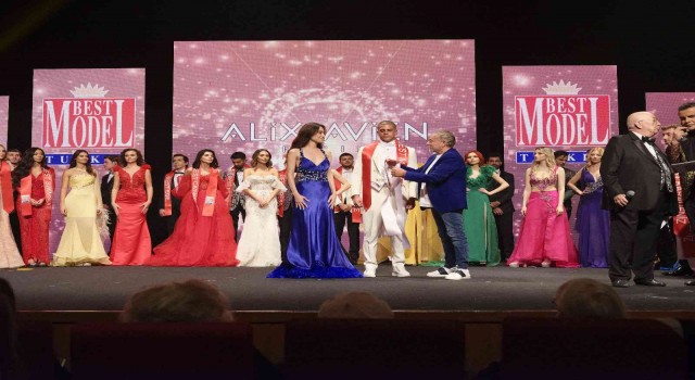 Alix Avien Paris, Bağdat Caddesindeki mağazasında defile düzenledi