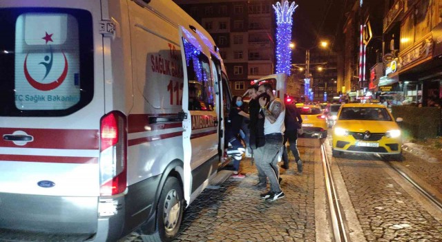 Alkollü şahısların kavgasında 1 kişi yaralandı