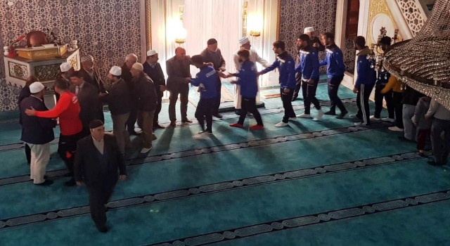 Altınovalılar sabah namazında buluştu