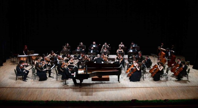 Anadolu Üniversitesinde 2022-2023 Akademik Yılı Açılış Konseri gerçekleştirildi