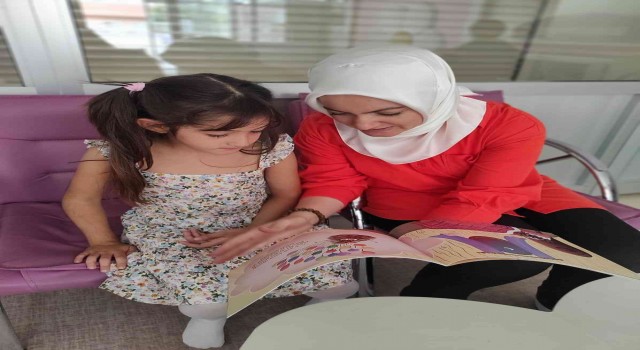 Anaokulu öğrencileri için kitap yazdı