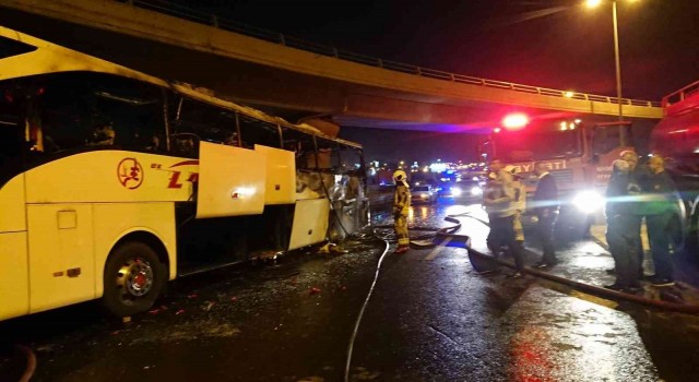 Ankarada seyir halindeki yolcu otobüsü alev alev yandı