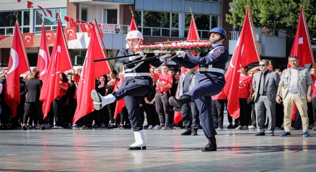 Antalyada 29 Ekim Cumhuriyet Bayramı kutlamaları