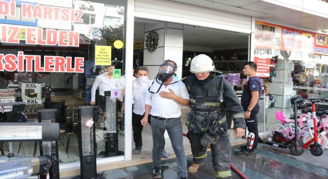 Antalyada AVMde yangın paniği