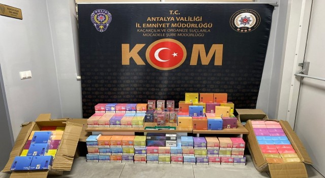 Antalyada gümrük kaçağı elektronik sigara ele geçirildi