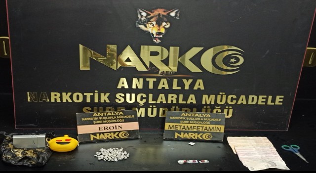 Antalyada sokak satıcılarına operasyon: 6 gözaltı