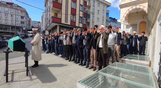 Arnavutköyde çıkan yangında ölen otizmli çocuk son yolculuğuna uğurlandı