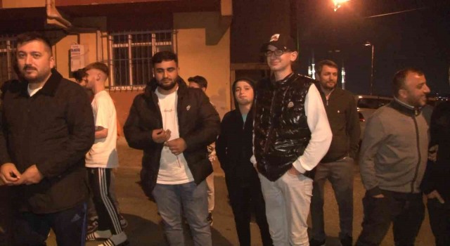 Arnavutköyde mahalle sakinleri maskeli hırsız nöbetinde