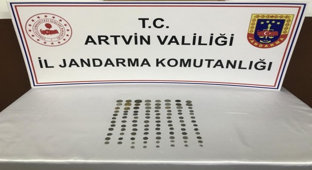Artvinde jandarmadan tarihi eser operasyonu