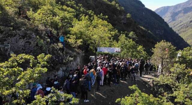 Artvinde üniversite öğrencileri ekoturizm yolunda yürüyüş yaptı