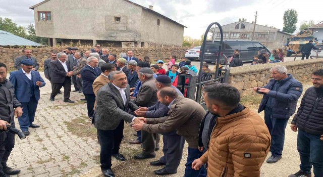 Arvas döneminde bir ilk daha: Ercişte kapalı yarı olimpik yüzme havuzu hizmete açıldı