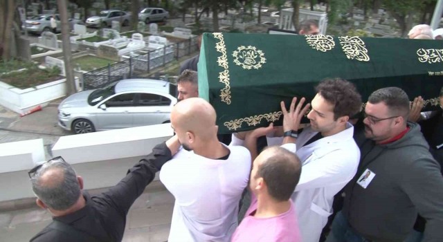 Ataşehirde kazada hayatını kaybeden doktor toprağa verildi