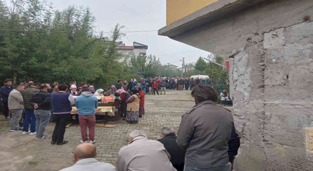 Av tüfeği ile kendini vuran genç defnedildi