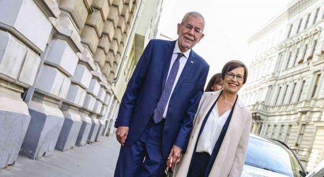 Avusturyada halk cumhurbaşkanlığı seçimi için sandık başında