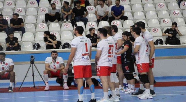 AXA Sigorta Efeler Ligi - Cizre Belediyespor: 1 - Bursa BŞB.: 3