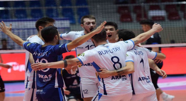 AXA Sigorta Efeler Ligi: Arkas Spor: 3 - Tokat Belediye Plevne: 0