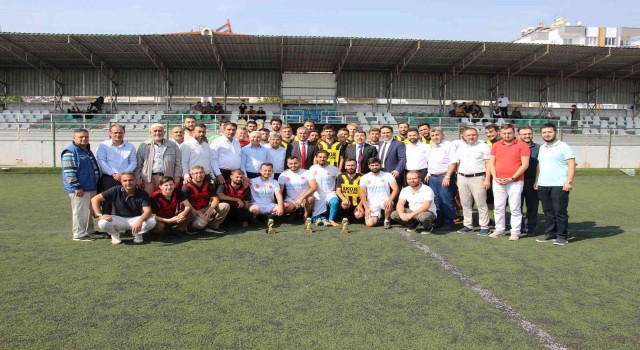 Aydında din görevlileri arası futbol turnuvasının kazananı Çine oldu