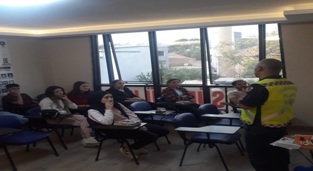 Aydında sürücü adaylarına son dersi jandarma veriyor