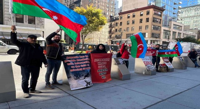 Azerbaycanlılar, Ermenistanın katliamlarını ve provokasyonlarını New Yorkta protesto etti