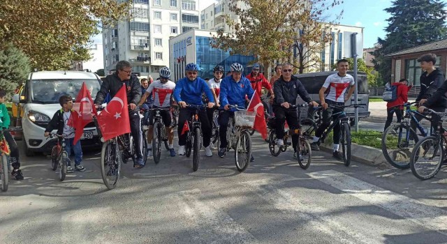 Bafrada 4. Cumhuriyet Bayramı Bisiklet Turu düzenlendi
