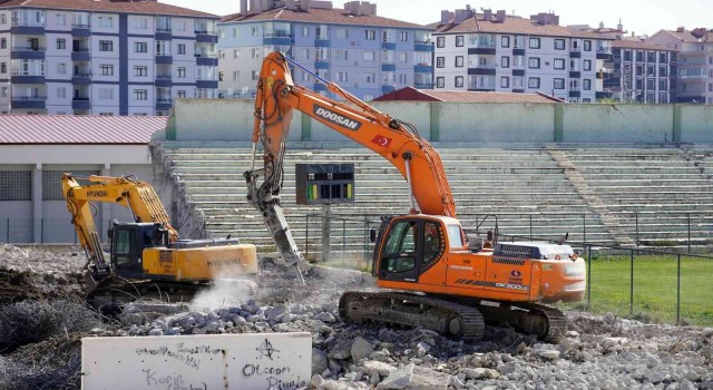Bağlum Stadı baştan sona yenileniyor