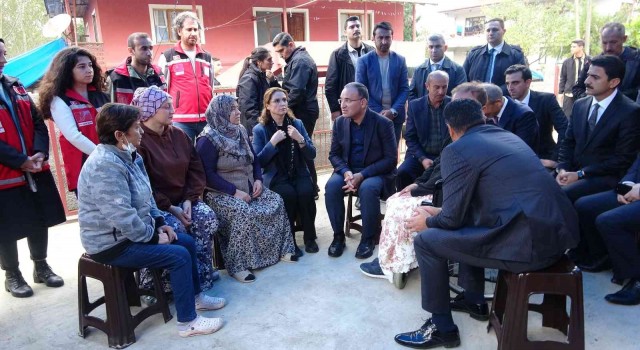 Bakan Bozdağ maden şehidinin başında Kuran-ı Kerim okudu