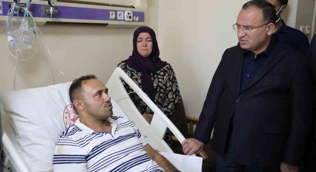 Bakan Bozdağ yaralı madencileri ziyaret etti