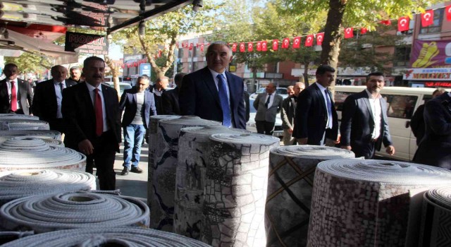 Bakan Ersoy, Erzincanda esnaf ziyaretinde bulundu