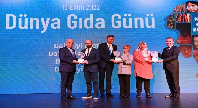 Bakan Kirişci: “Adaletsizliği durdurmaya çalışan tek lider Cumhurbaşkanımız Recep Tayyip Erdoğandır”