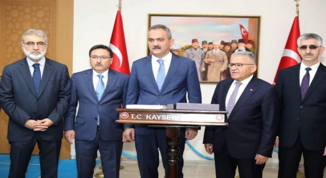 Bakan Özer: “10 ay gibi kısa sürede yüzde 78 olan 5 yaş üzerindeki okullaşma oranlarını yüzde 94e çıkarttık”