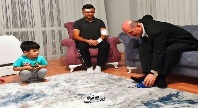 Bakan Soylu, Diyarbakırda kaza geçiren polislere ziyarette bulundu