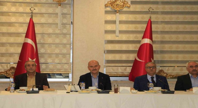 Bakan Soylu Diyarbakırda Korucu Dernek Başkanlarıyla bir araya geldi