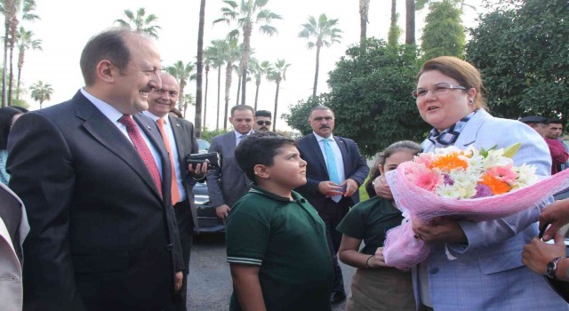 Bakan Yanık Mersinde