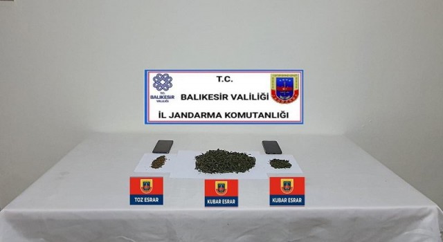 Balıkesirde jandarma 53 uyuşturucu şüphelisini gözaltına aldı
