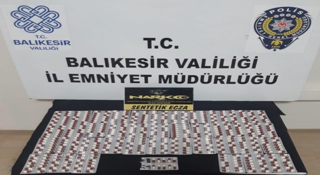Balıkesirde polisten uyuşturucu ve kaçak tütün operasyonu