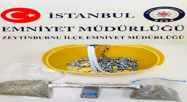 Balkondan sepet sarkıtarak uyuşturucu ticareti yapan zehir tacirleri yakalandı