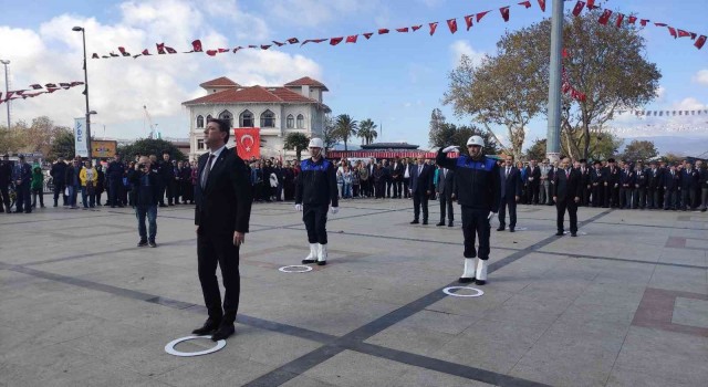 Bandırma da 29 Ekim Cumhuriyet Bayramı kutlanıyor