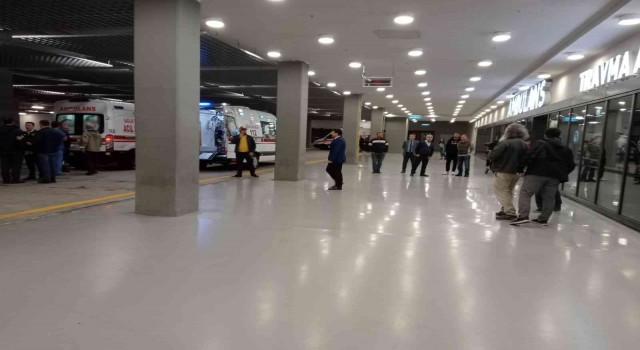 Bartında meydana gelen patlamada yaralanan 6 işçi 2 ambulans uçakla Başakşehir Çam ve Sakura Şehir Hastanesine getirildi