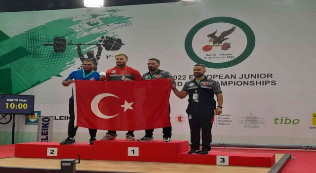 BARÜlü milli halterci Emre Öztürkten 2 gümüş madalya