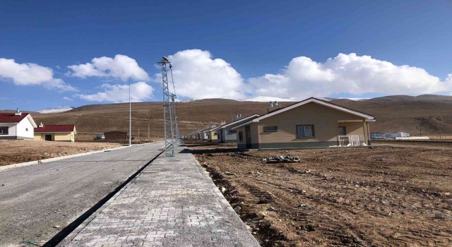 Başkaledeki depremzedeler konutlarına kavuşuyor