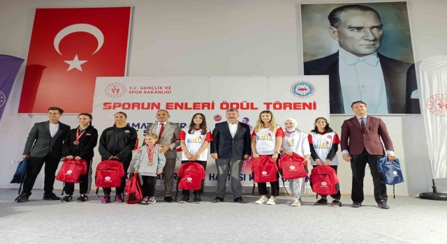 Başkan Akçaduraka sporun enleri ödül töreninde teşekkür