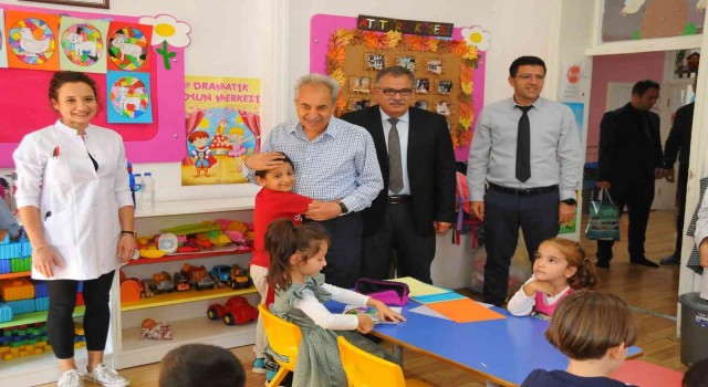 Başkan Akkaya Dünya Çocuklar Gününde çocuklarla buluştu