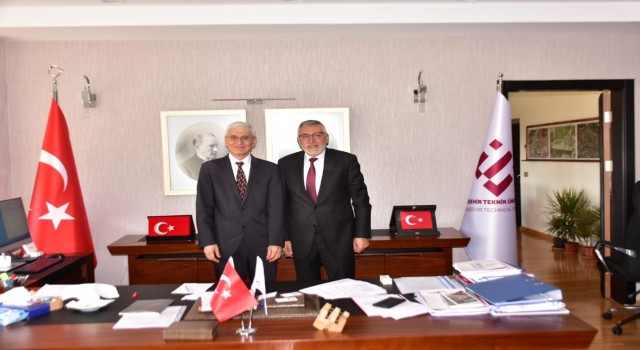 Başkan Bozkurttan Rektör Özcana ziyaret
