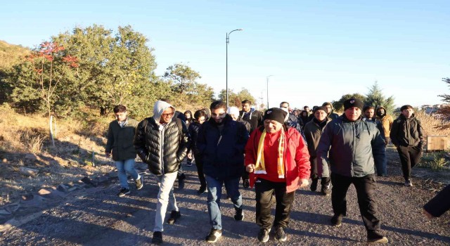 Başkan Büyükkılıç, Gençlik Meclisi Üyeleriyle Sabah yürüyüşü Yaptı
