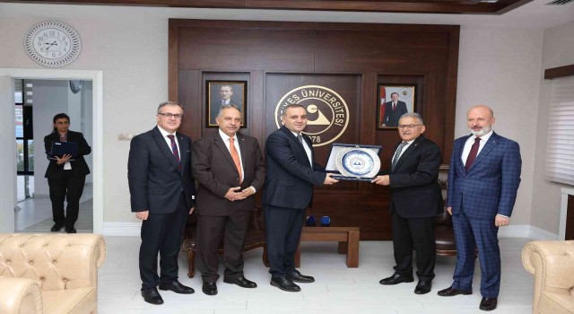 Başkan Büyükkılıç ile başkanlardan yükseköğretim kurumlarına ziyaret