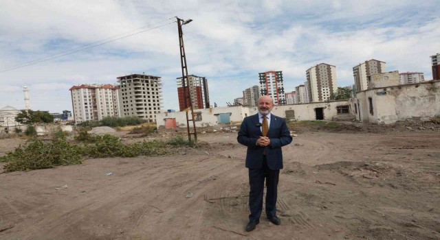 Başkan Çolakbayrakdar; “Yakut Mahallesini de güzel bir geleceğe hazırlıyoruz”