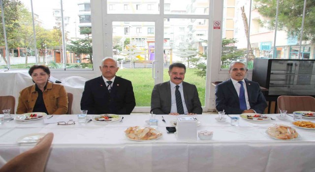 Başkan Deveciden emekli astsubaylara: Burası sizin eviniz