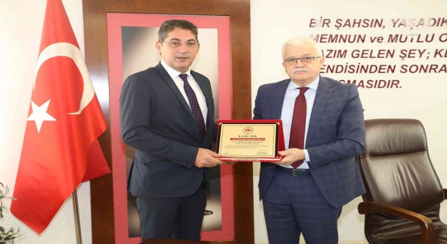 Başkan Deveciler, yılın en başarılı belediye başkanı seçildi